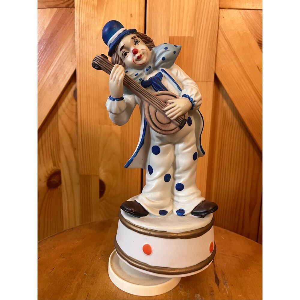 Brinn's 9” Musical Clown Made in Taiwan (6834)